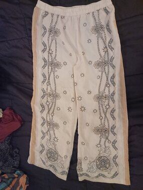 Wide leg pants with pockets